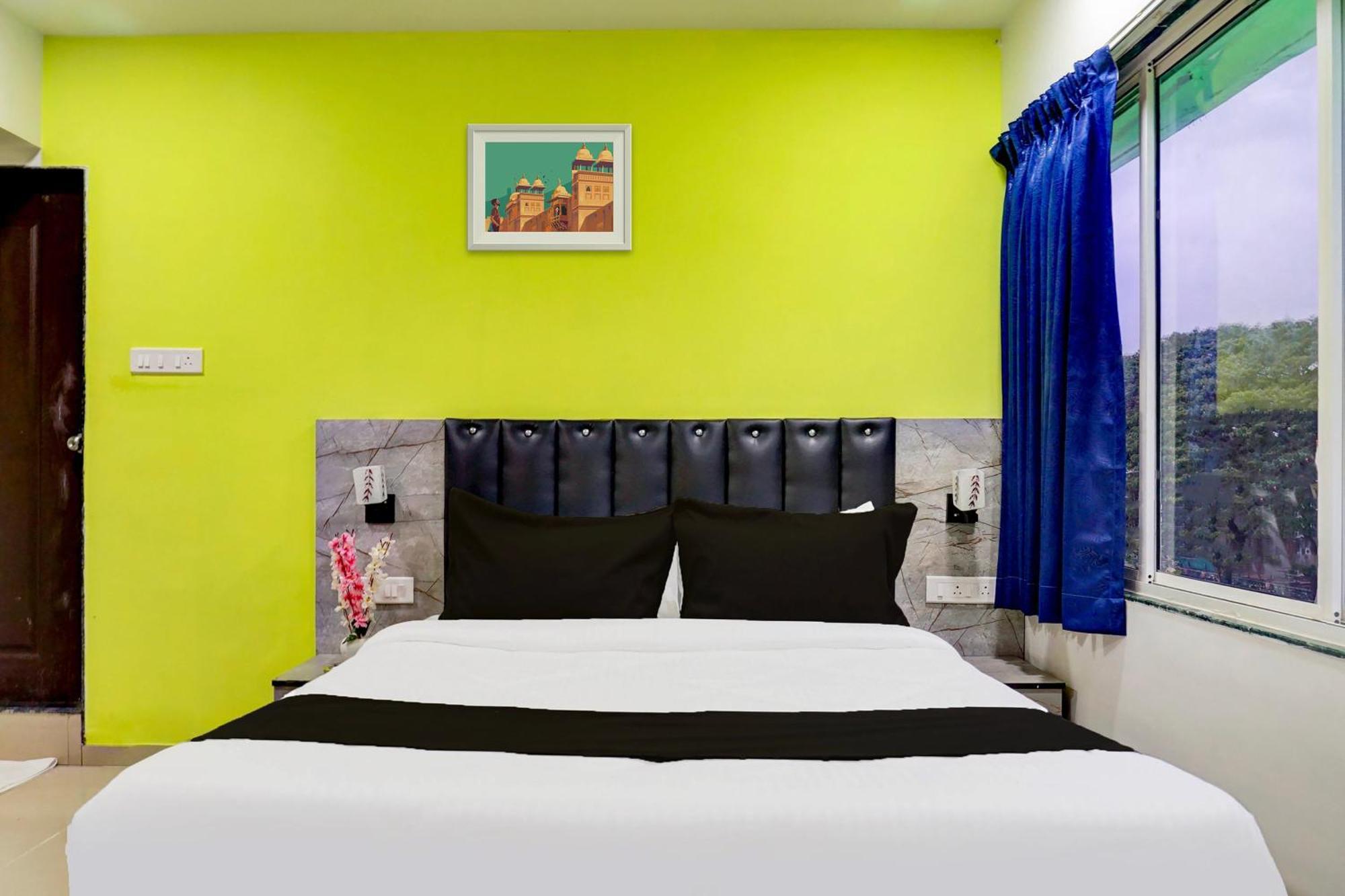 Super Collection O Vardhan Plaza Yerandwane Bagian luar foto