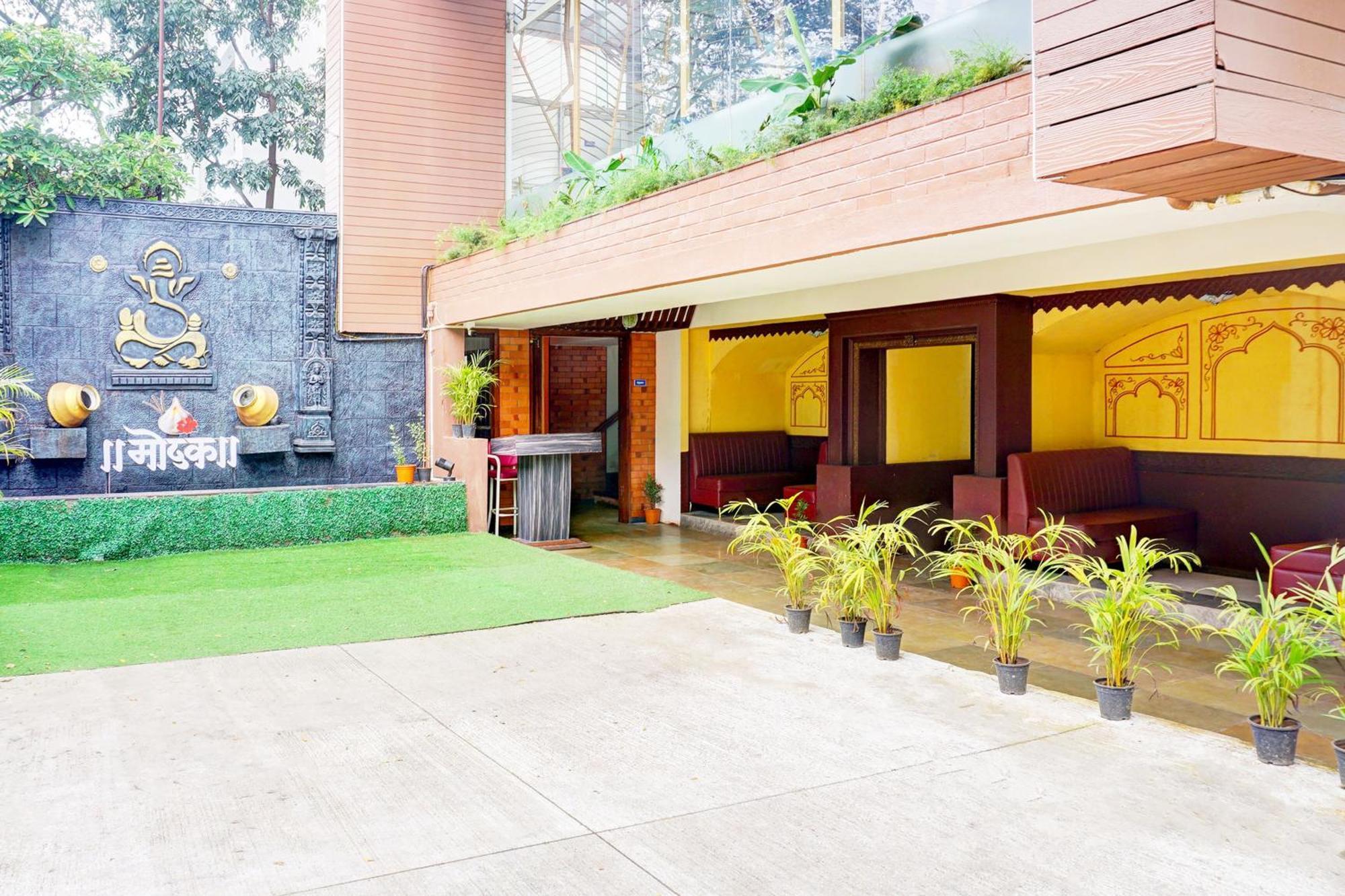 Super Collection O Vardhan Plaza Yerandwane Bagian luar foto